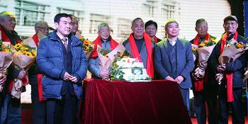 ��Ϣ����ѧԺ���а�ѧ40����ϵ