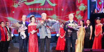 ѧУ�ٰ�2018�����ι���Ԫ